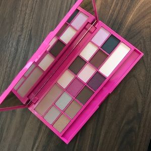 Makeup Revolution Chocolate Love Palette